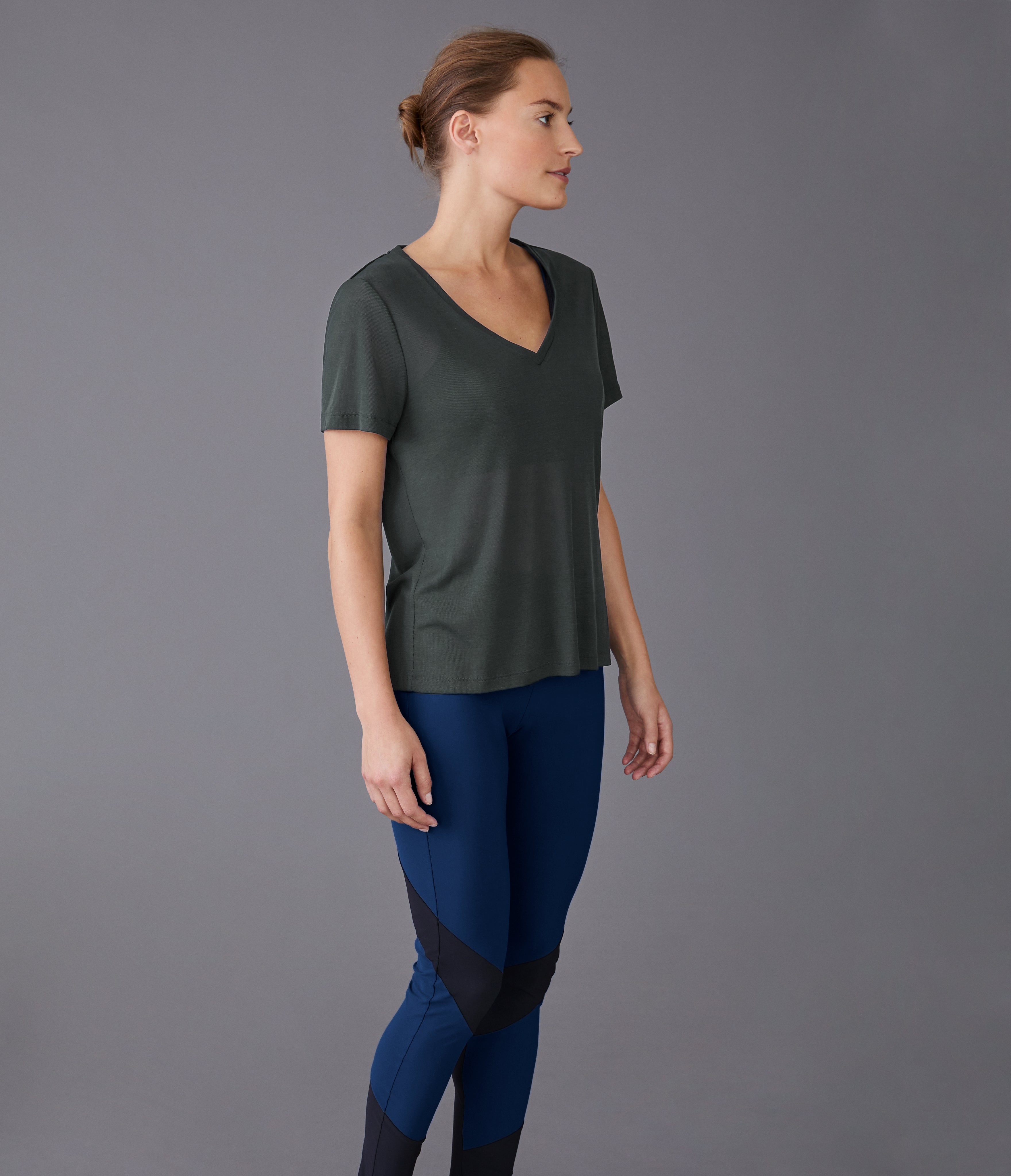 Stockholm V-neck t-shirt </br> Khaki green
