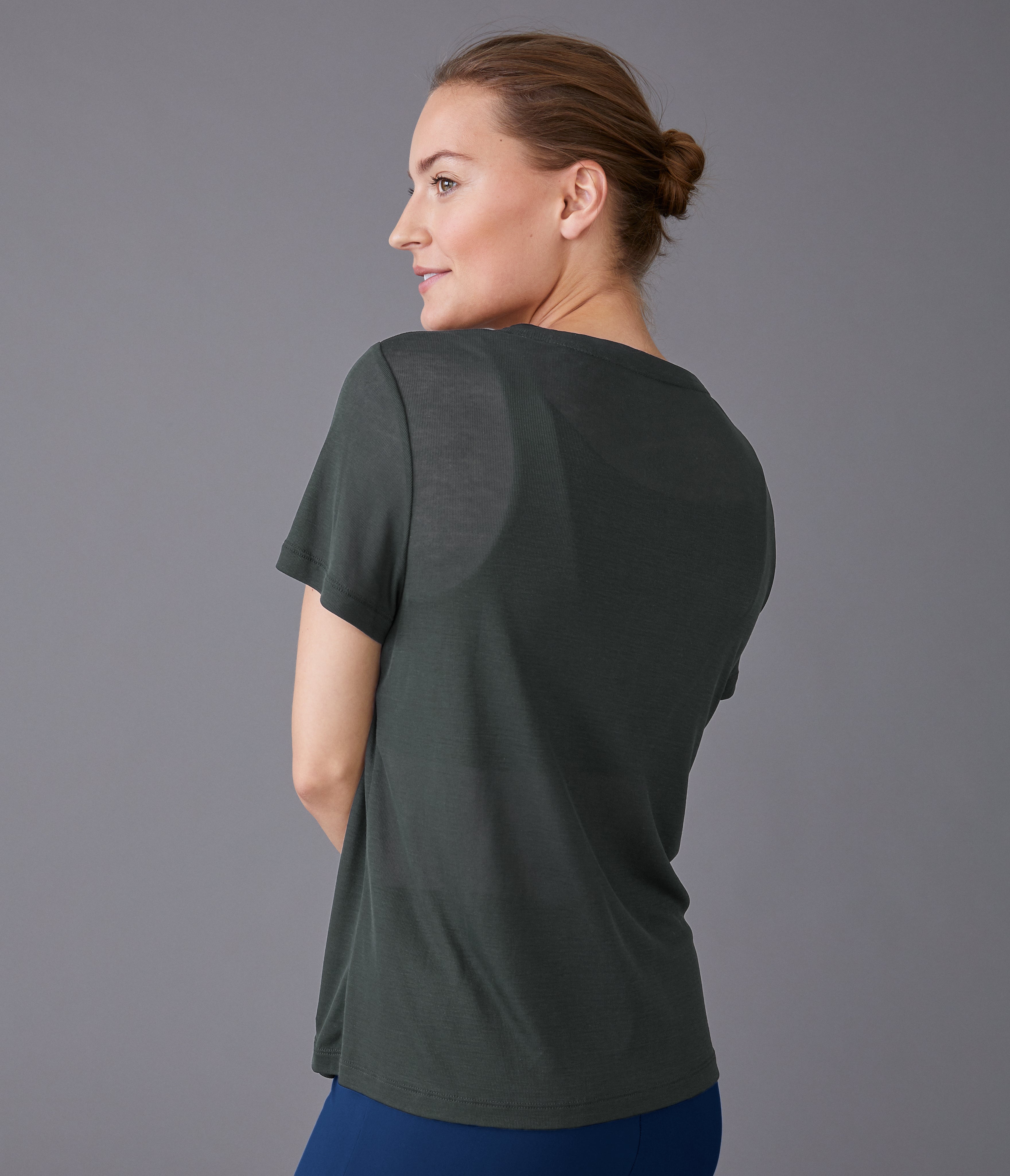 Stockholm V-neck t-shirt </br> Khaki green