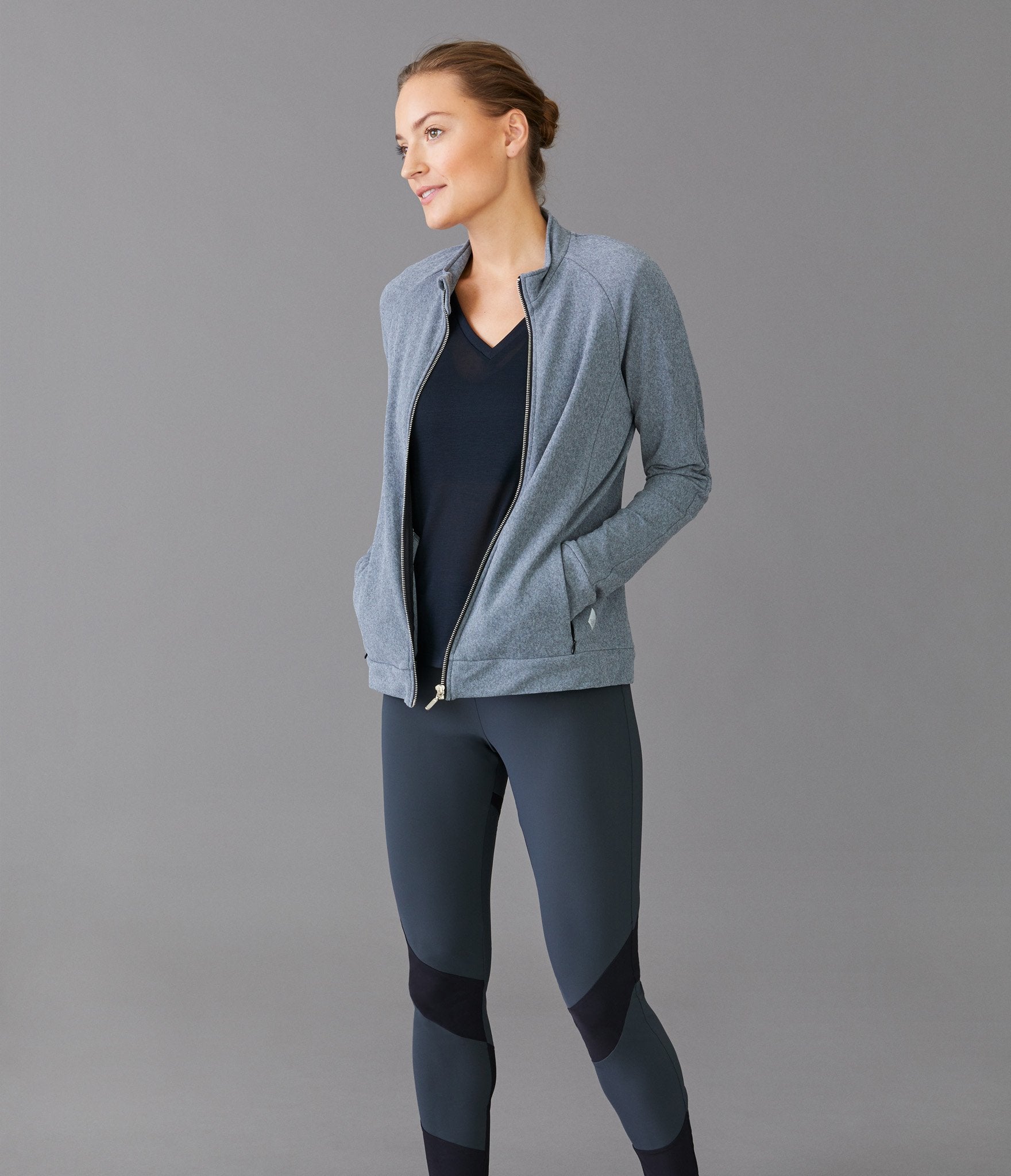 On your way to the gym, watching the kids playing football, hanging around at home, in the garden, going food shopping. Use it anywhere, with any top or tights from our collection. Tryst Stockholm is a Scandinavian clothing brand for an active urban lifestyle.
