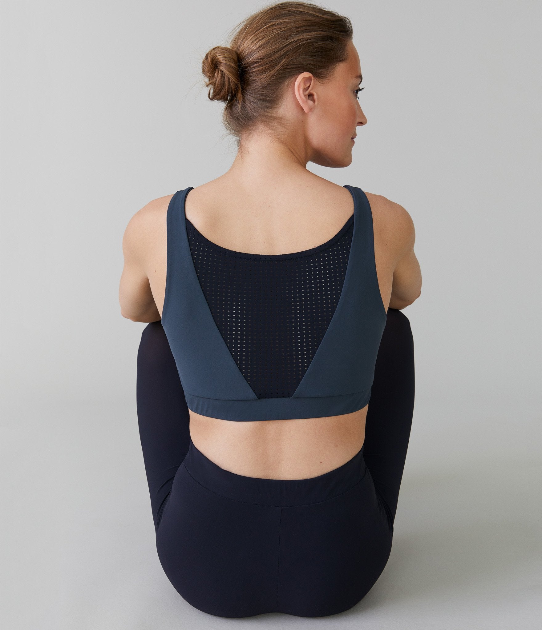 Vienna top</br>Dark grey/black