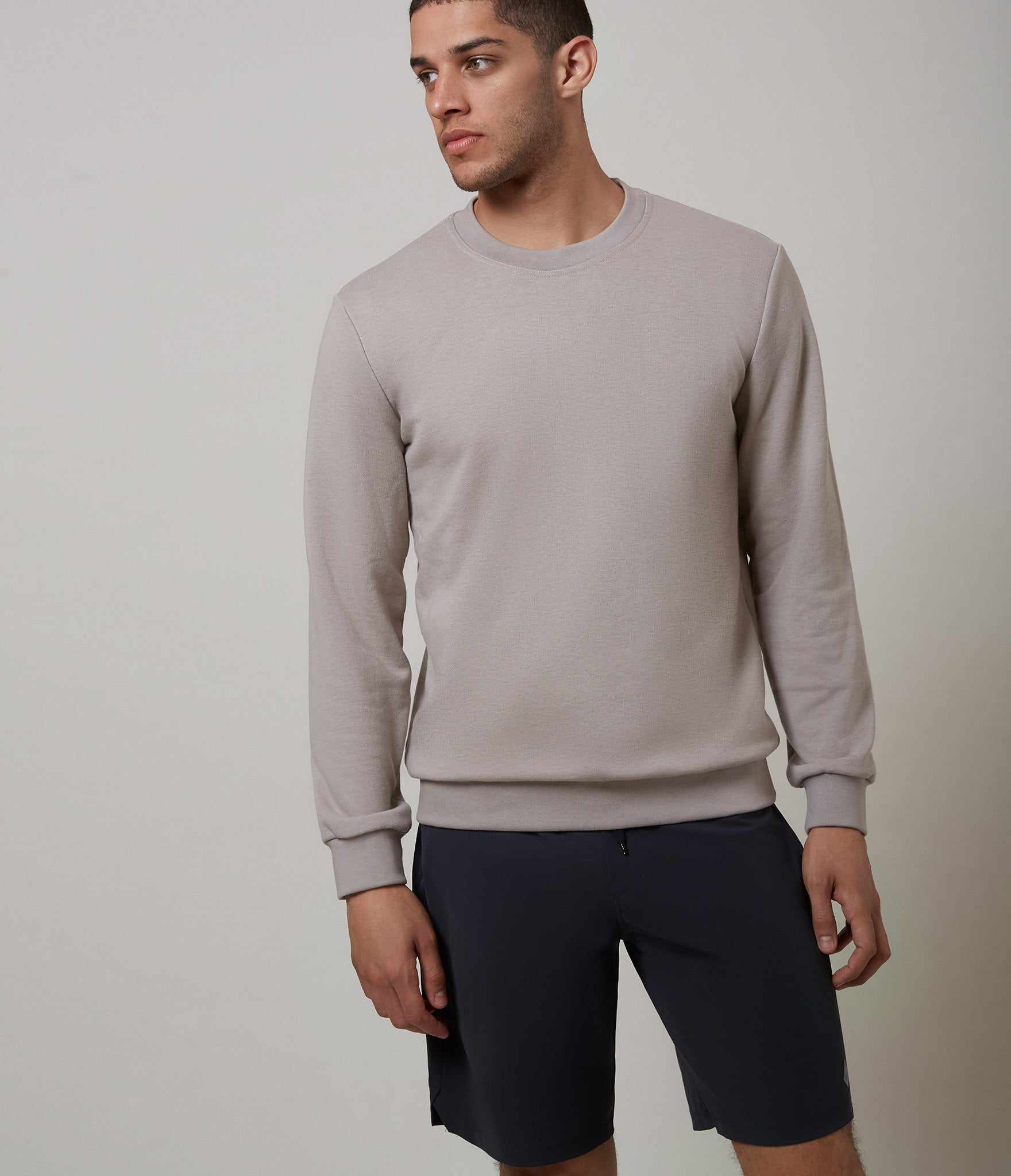 This classic sweatshirt is great for chilly mornings. Tryst Stockholm is a Scandinavian clothing brand for an active urban lifestyle. Tryst means any meeting of special significance, whether public, personal or private, including those all-important meetings with oneself.